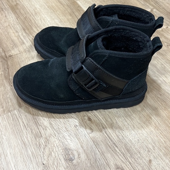 Ugg boots - Picture 3 of 5